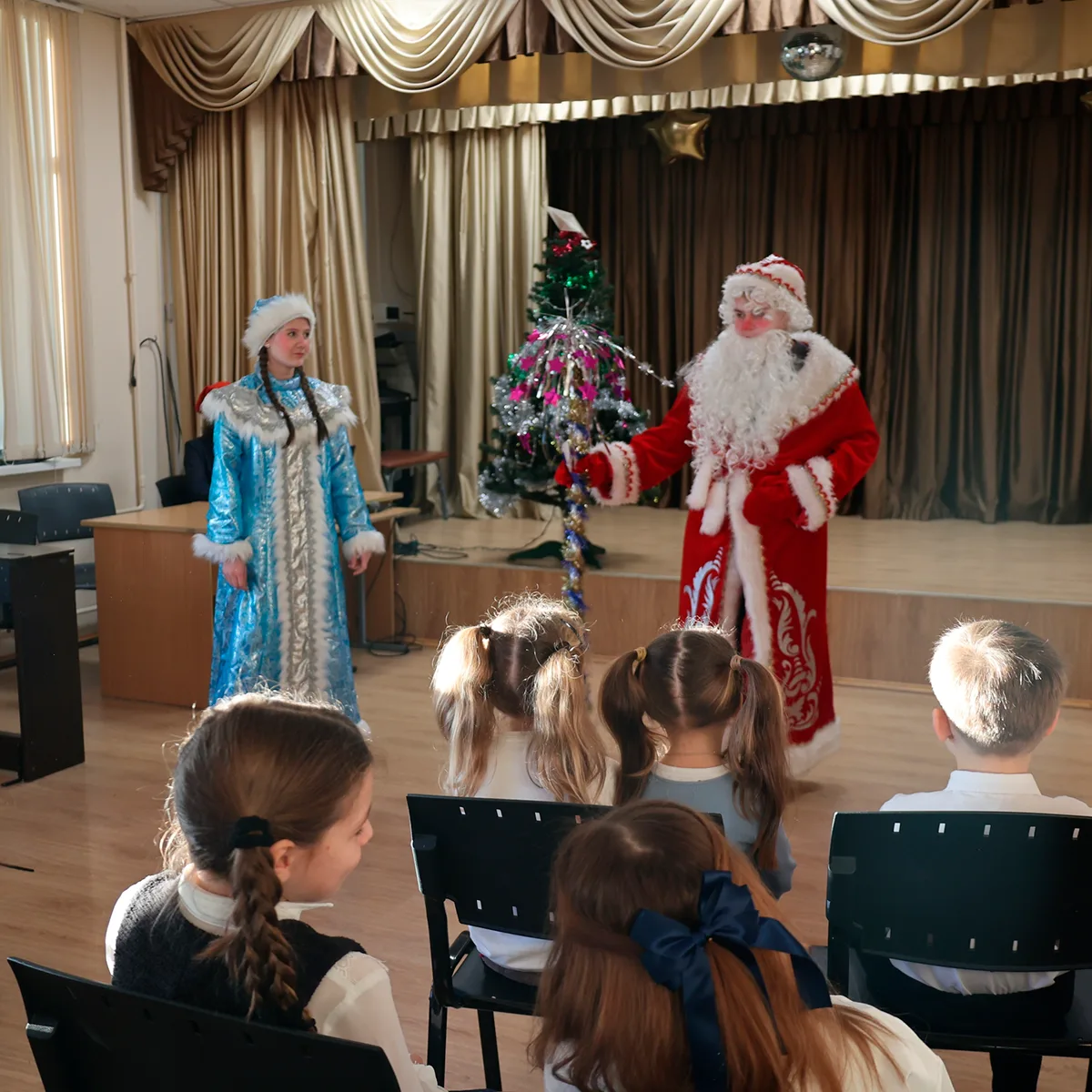 Новогодняя ёлка от школьного театра 🎄